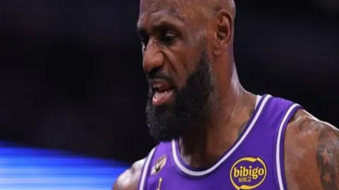 阿森纳创队史新纪录，21战切尔西胜破曼联，专家解析大乐透期号